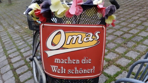 Omas machen die Welt schöner!